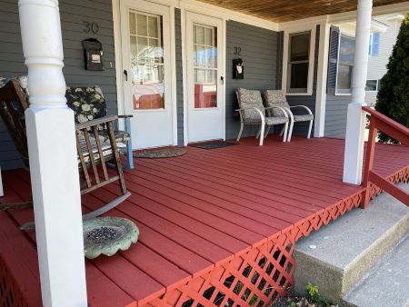 Deck Staining vs. Painting: What’s Best for Your Outdoor Space?
